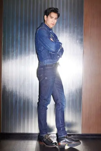 专访彭于晏:我的搭配心得就是牛仔裤   球鞋
