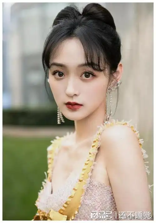 何泓姗:反派中的宝藏女孩|穿搭|赵丽颖|电视剧|豆瓣评分_网易订阅