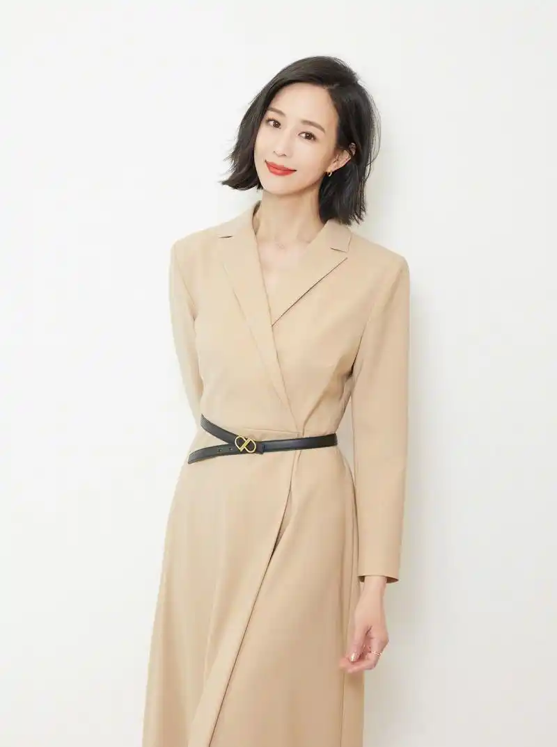 张钧甯黄色长裙优雅写真