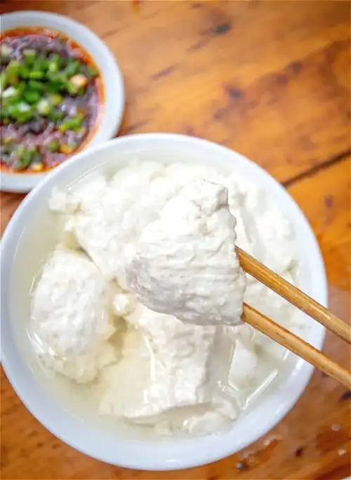 七旬老者卖了40多年的豆花饭8元一碗老重庆的原汁原味