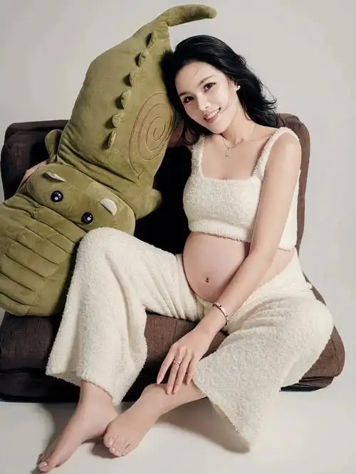 米妮的孕妇照超耐看哦