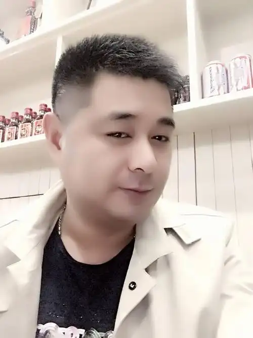 45岁离异男征婚照片(id:1419077)_上海上海征婚交友_我主良缘网