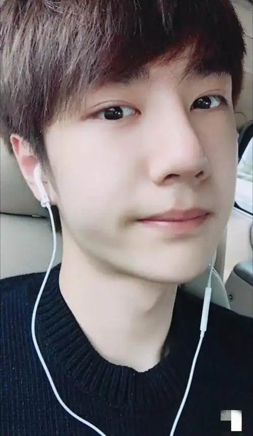 原创肖战卸妆后,易烊千玺卸妆后,胡歌卸妆后,都不如王一博的好看!