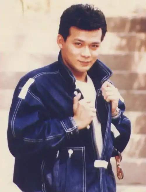 凭射雕英雄传郭靖爆红当红隐退为妻治病如今妻子去世4