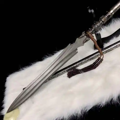 被誉为百兵之王的冷兵器——"枪"