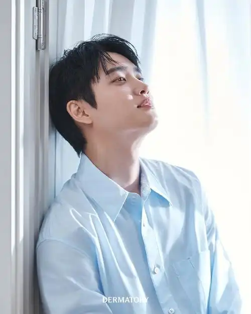 都暻秀严肃可爱