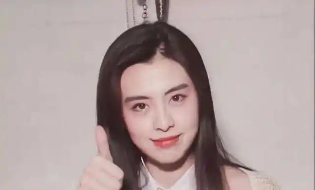 国外有赫本,我们有祖贤!谁说老牌港星的美貌是因为照片模糊?