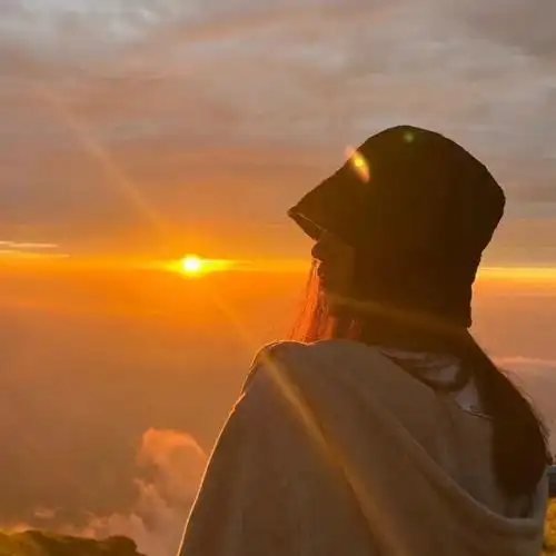 107张很阳光向上正能量的女生头像 - 知乎