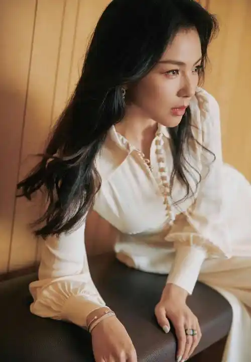 44岁刘涛闪耀活动现场!