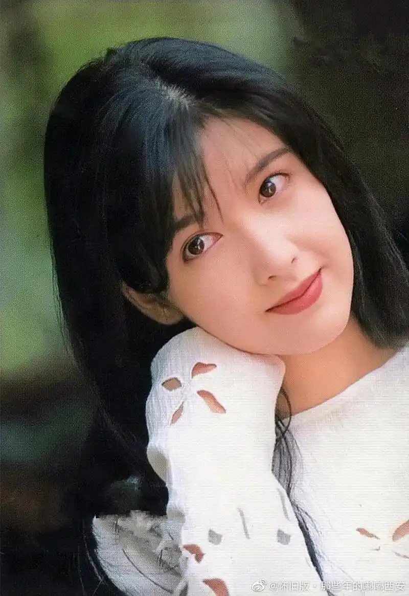 女神周慧敏姿色天然,气质卓越,完美无瑕