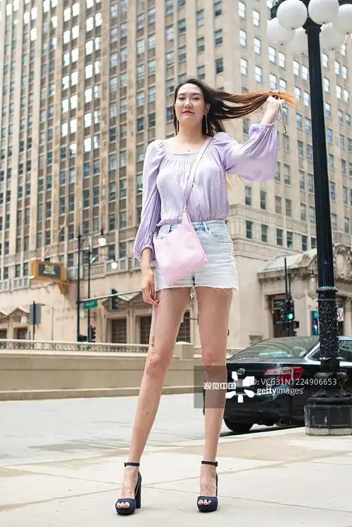 女孩身高2米腿长1.34米