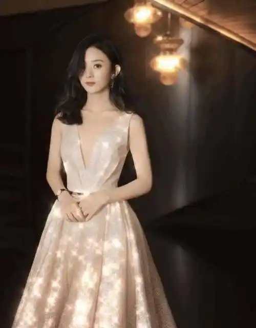 谁说赵丽颖近况拍戏胖到认不出看到有翡最新剧照胳膊瘦到让人心疼