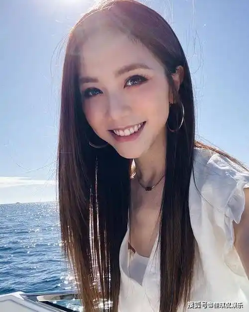 有种"整容"叫邓紫棋分手,前男友林宥嘉变化不大,她却脱胎换骨