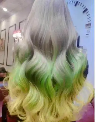 女生墨绿色头发发型图片墨绿色头发好看吗