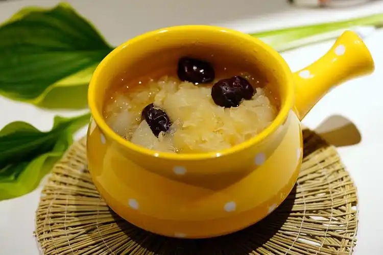 银耳雪梨羹