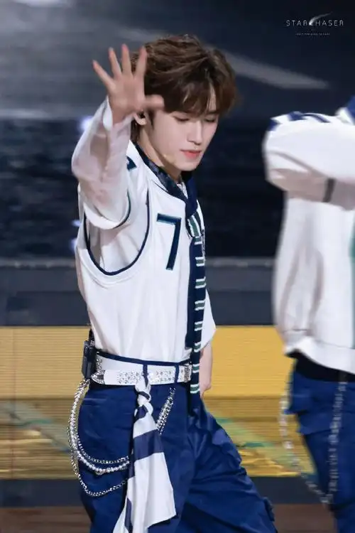 宋亚轩超话78爱到144095@时代少年团-宋亚轩#和宋亚轩点亮微博之