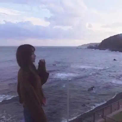 头像女背影或侧面高清好看的侧面背影女生头像图片