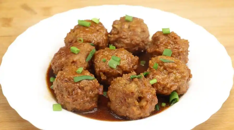 手把手教你红烧狮子头传统做法,调肉馅是关键,软糯入味,真解馋_口感