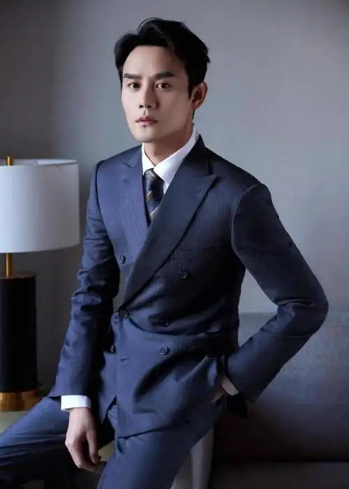 回顾演员王凯:父亲肺癌离世后,他被查出肺部阴影红不红已不重要