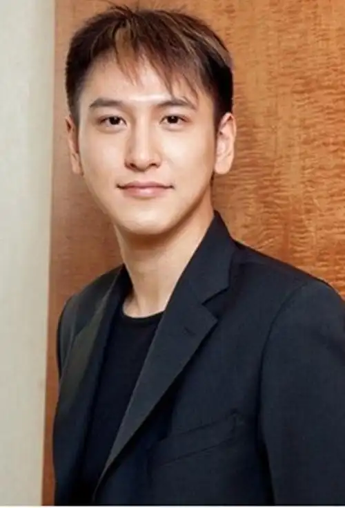 王思聪在被冠以国民老公的称号前,汤珈铖才真正算得上是九亿少女的梦