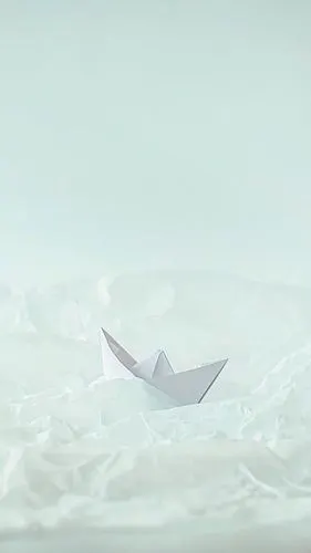 微信聊天壁纸,简洁的带韩语,背景最好是白色的,比如这样的