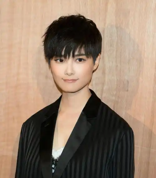 李宇春的这种眼睛也很美