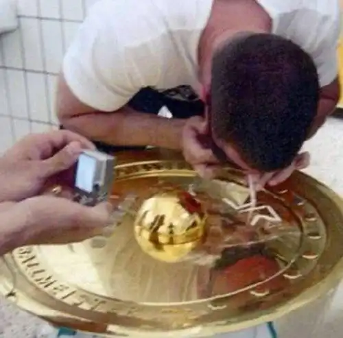 冠军奖盘竟成吸毒工具孙祥昔日死敌现肮脏一幕