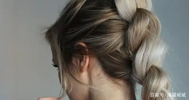 最简单的耳侧编发