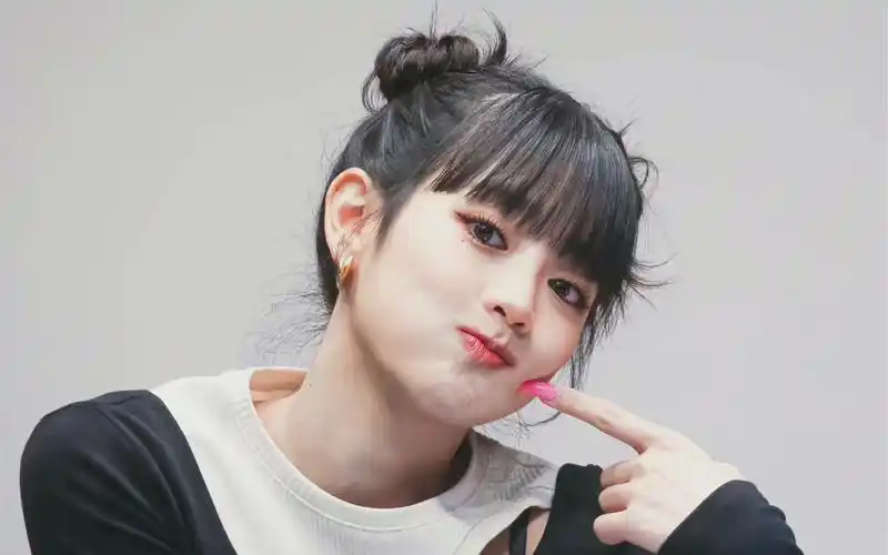 minnie她也太适合双丸子头了吧可爱死了