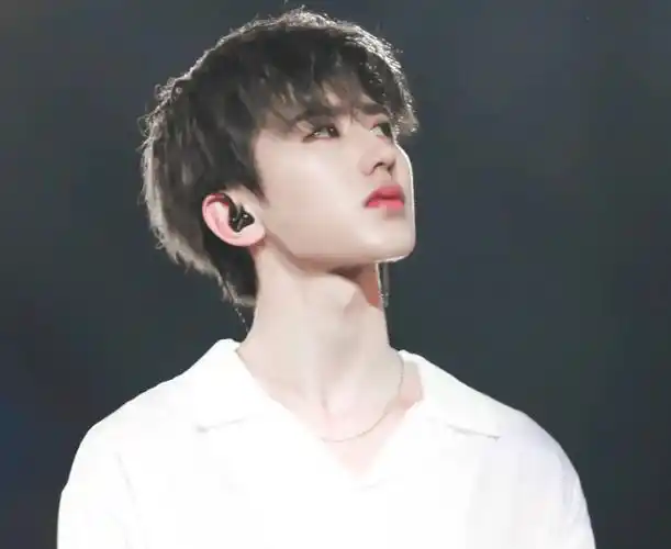 成功预言了蔡徐坤,他合适因为没有处理好人际关系,导致一夜情对象出来