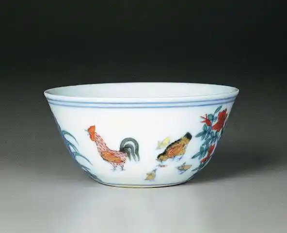 2.8亿港元明成化斗彩鸡缸杯上海龙美术馆展出