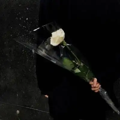 ins简约意境黑色系伤感背景图/是_唯美图片_我要个性网