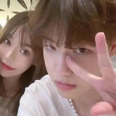 情侣恩爱甜蜜头像双人两张情头像情侣双人两张一对