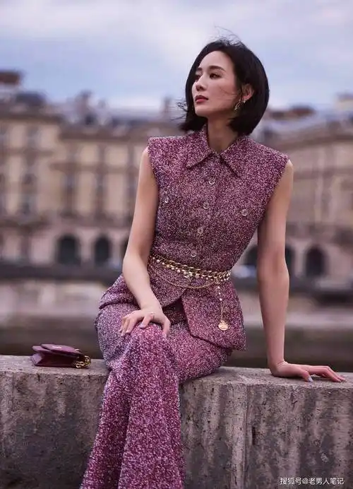 张钧甯小香风浪漫街拍,轻盈柔美,故事感满满_时尚_外套_气质