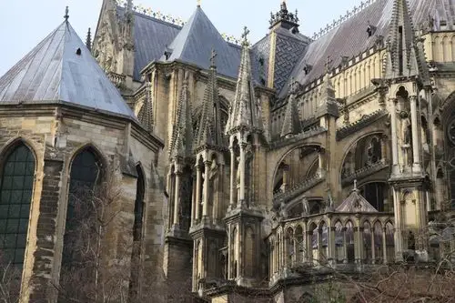 其它 西欧圣诞季 4 法国兰斯大教堂 兰斯大教堂是哥特式建筑的代表作