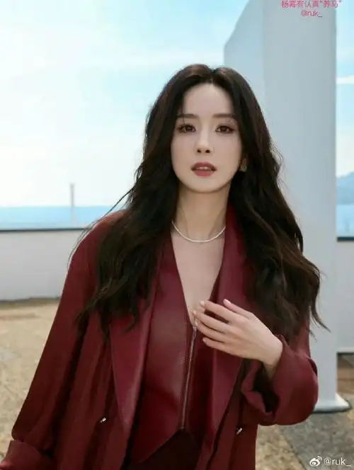 杨幂真养马人##杨幂##ruk##亿点曝光计划##时尚要闻