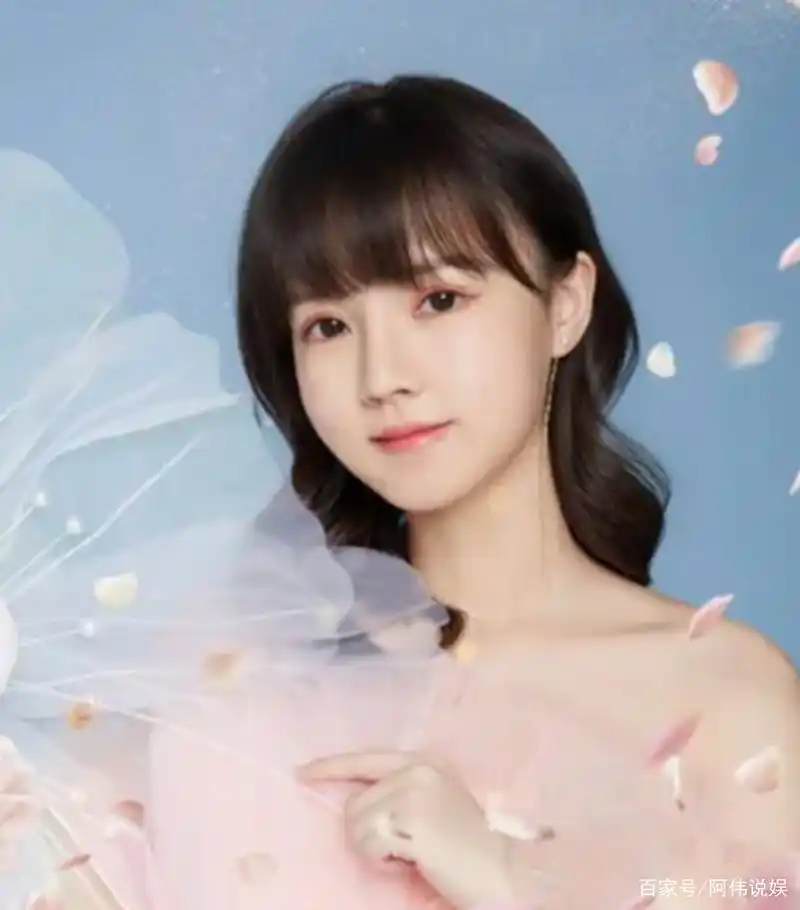 饭思思真名叫什么,饭思思她为什么火