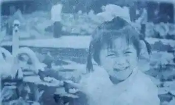 到初中高中学生会成员,她事事都想做到最好,小时候的李湘就十分自强