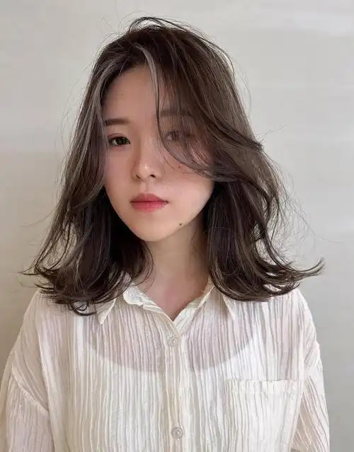 选择一款适合自己的发型,不仅能提升个人气质和魅力,更能展现出自己的