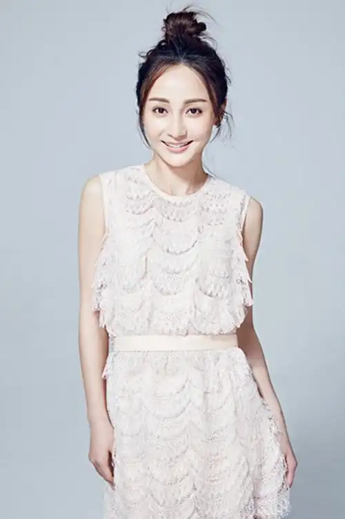 姚笛蕾丝写真曝光 甜美可人尽显轻熟魅力_ 视频中国