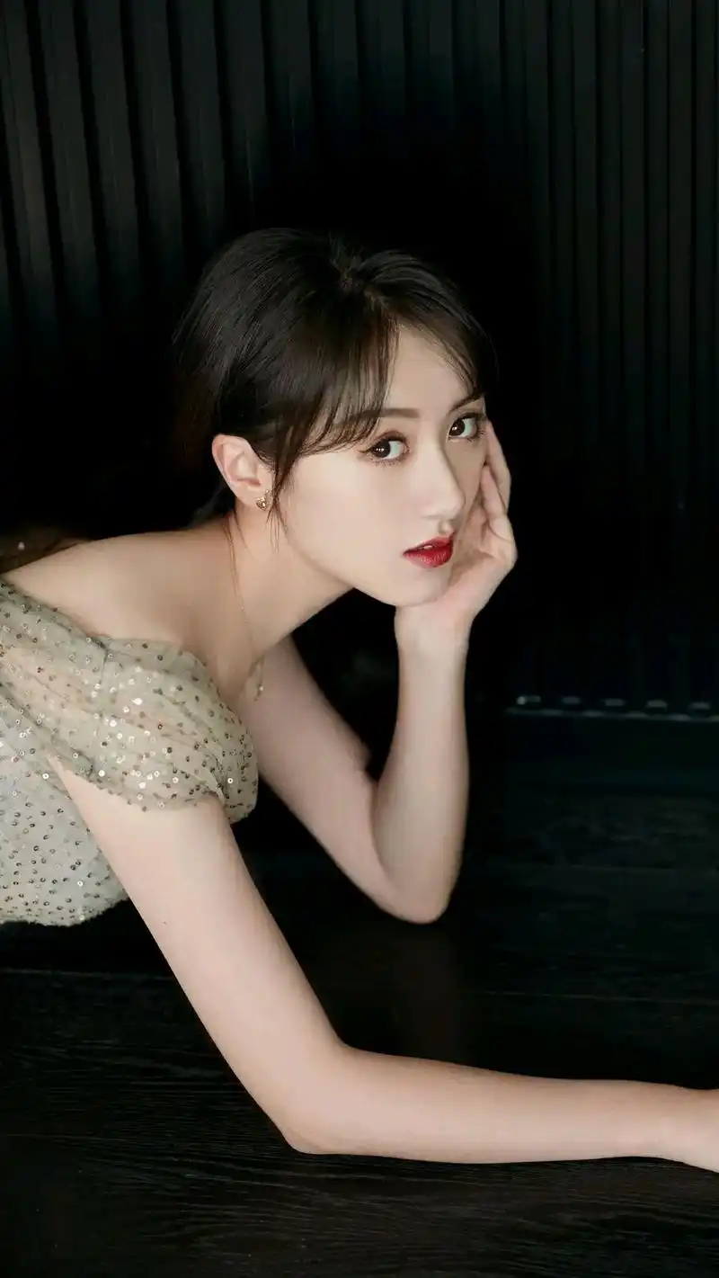 袁冰妍精美壁纸:邻家女孩既视感,暖人心脾