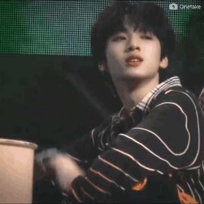 时代少年团是由马嘉祺,丁程鑫,宋亚轩,刘耀文,张真源,严浩翔,贺峻霖七