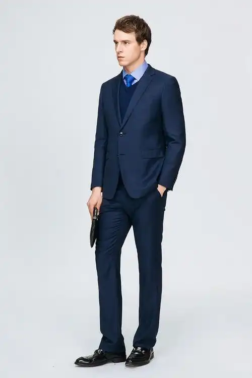 就喜欢你穿西装的样子!