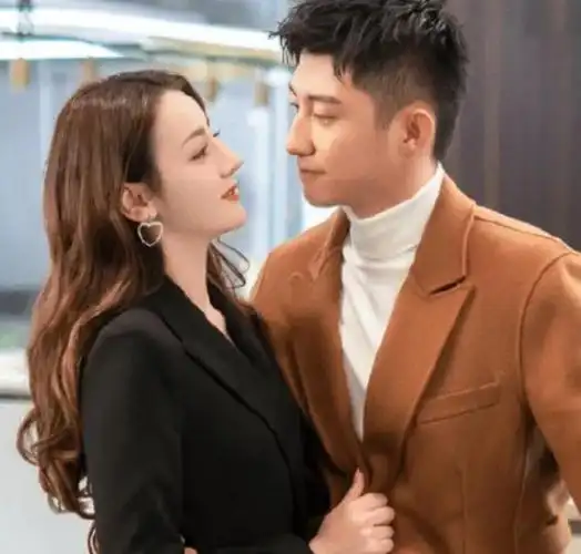 迪丽热巴回应和黄景瑜的恋情绯闻,没有人陪伴在自己的身边