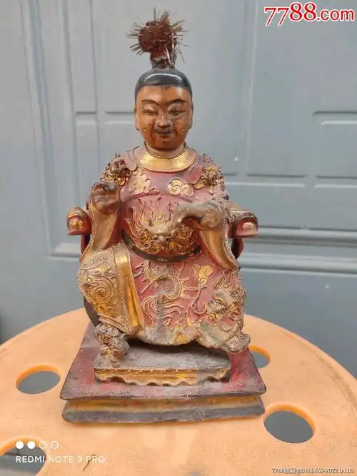 老香樟木雕神像