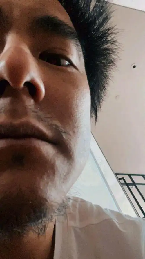 彭于晏「死亡视角」零偶像包袱自拍:满脸皱纹 肥肉,型男变大叔