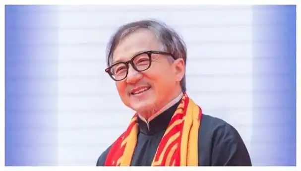 成龙近日70岁生日最新近照曝光引发热议网友关注