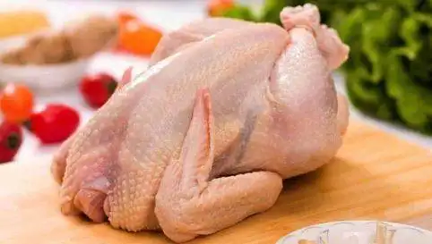 9000元宠物鸡被偷,女子9000元宠物鸡被拔毛准备下锅_网易订阅