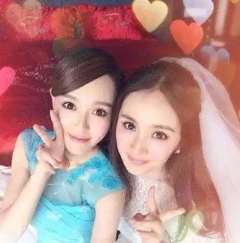 原创李小璐从影后成为网红闺蜜圈变化大昔日泰迪姐妹团不见踪影