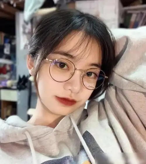 戴眼镜真心不好看,第一个基本全中|发际线|刘海|塌鼻梁|脸大_网易订阅